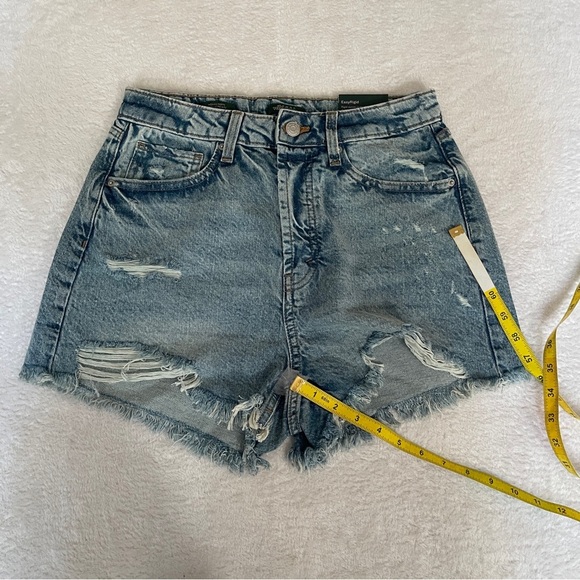 NWT Wild Fable High Rise Easy Rigid Cut Off Distressed Jean Shorts Women's 6 - Picture 6 of 11